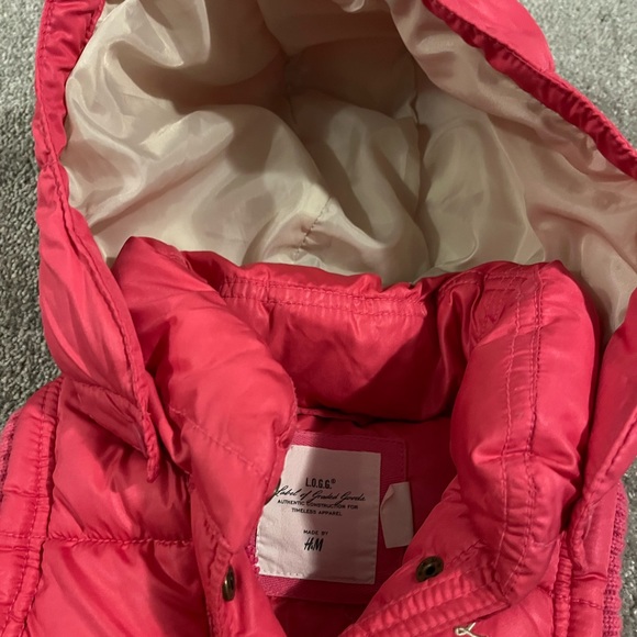 Pink kids puffer vest size - H&M - size 3-4 - Picture 6 of 7